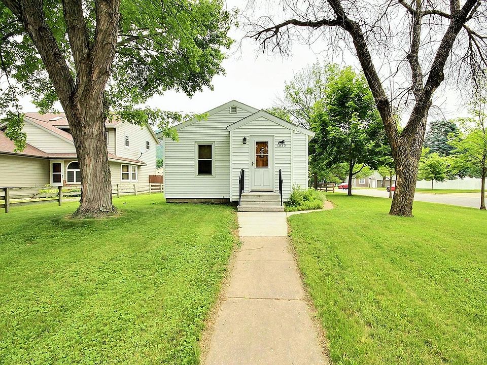 2nd image of 1023 25th St S