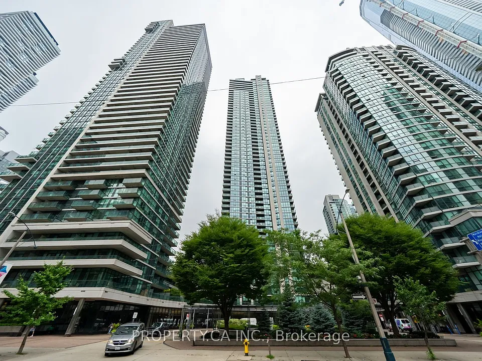 18 Harbour St #910