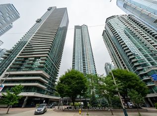 18 Harbour St #910, Toronto, ON M5J 2Z6