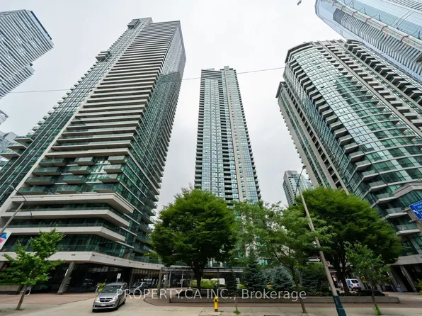 18 Harbour St, Toronto, ON