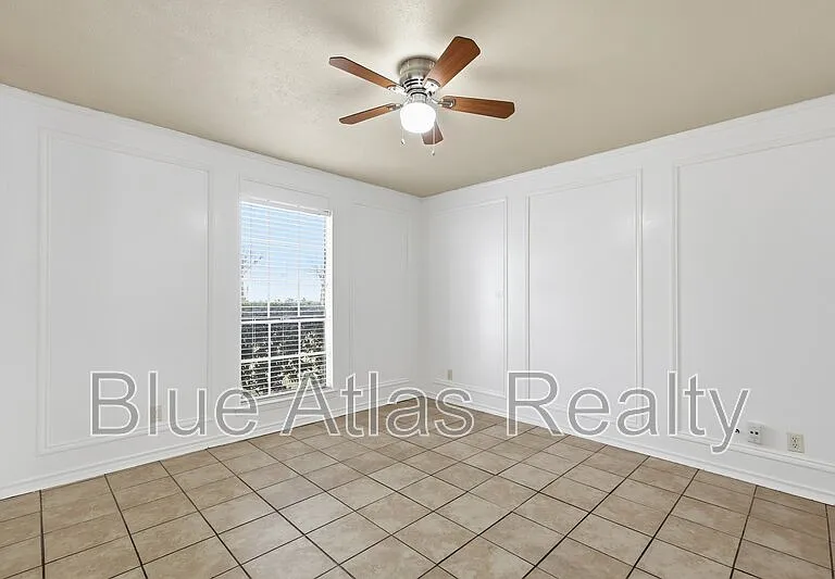 704 Skyline Dr — Photo 15