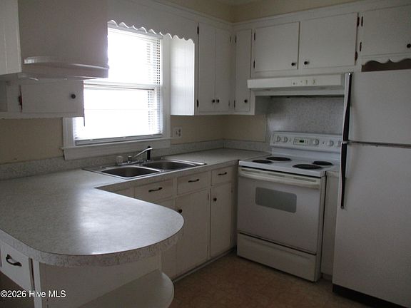 5th image of 2941 Poole Road