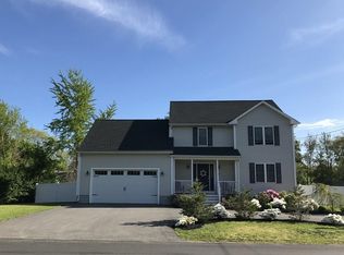 84 Russells Mills Rd, Dartmouth, MA 02748