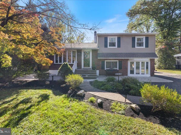 938 Jamison St, Warminster, PA 18974