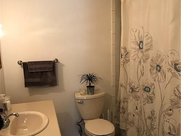 5th image of 132 Fordson Ave APT 8