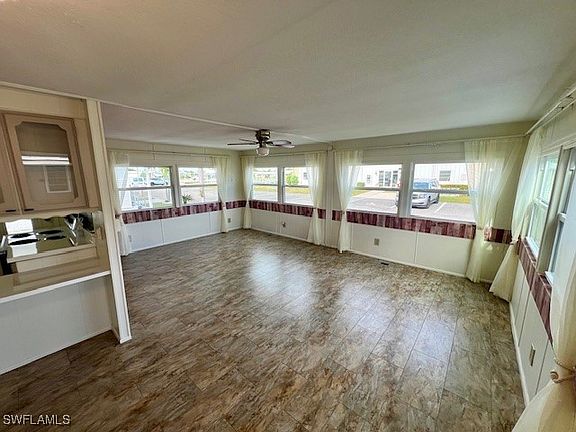 4th image of 2755 Deerfield Dr #S