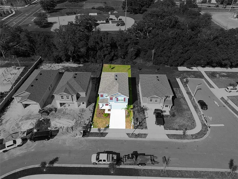 581 Bell Prairie Cir — Photo 2