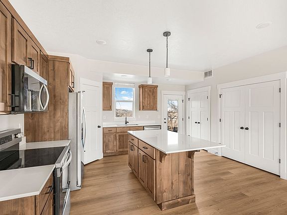 4th image of 1505 Eastridge Dr #1521-73