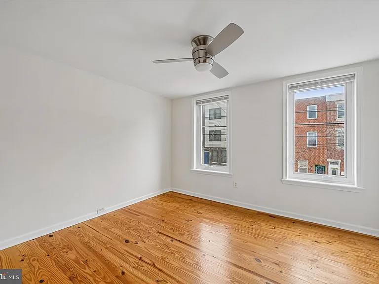 2042 E Huntingdon St — Photo 22