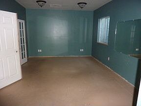 5th image of 464 E 10th Ave