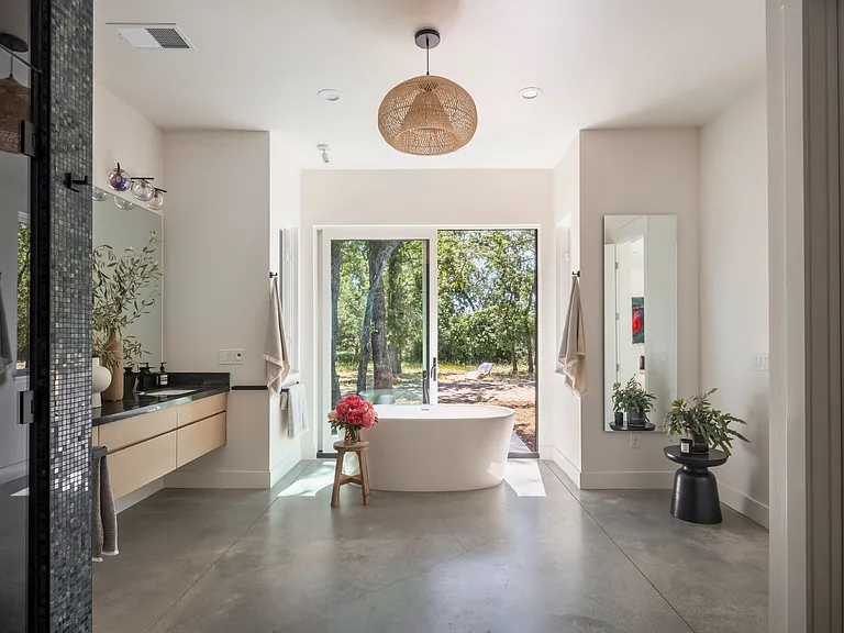 Fisher Ln — Photo 17