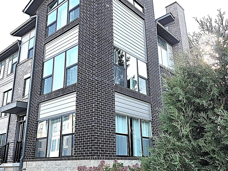 11596 Fulham St — Photo 2