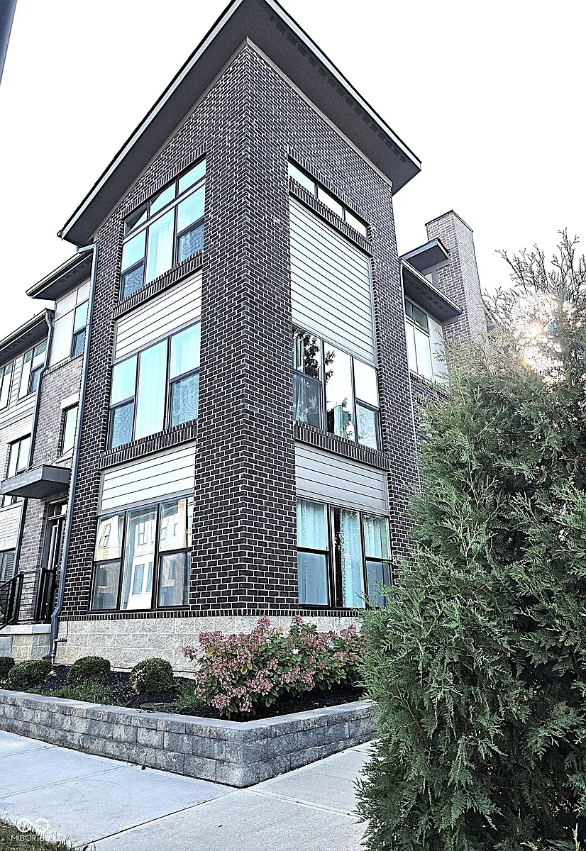 Building Photo - 11596 Fulham St