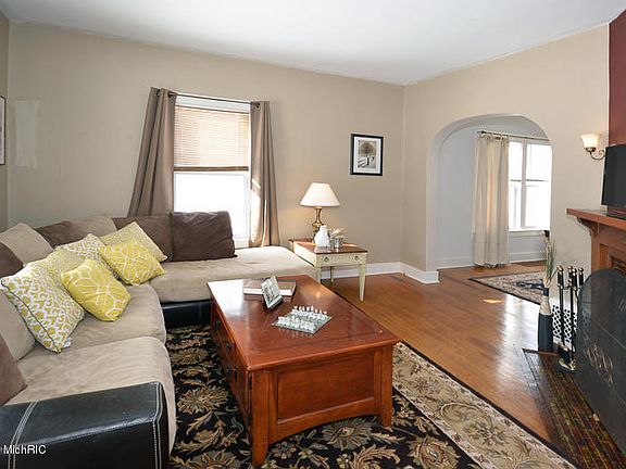 3rd image of 1203 Egleston Ave