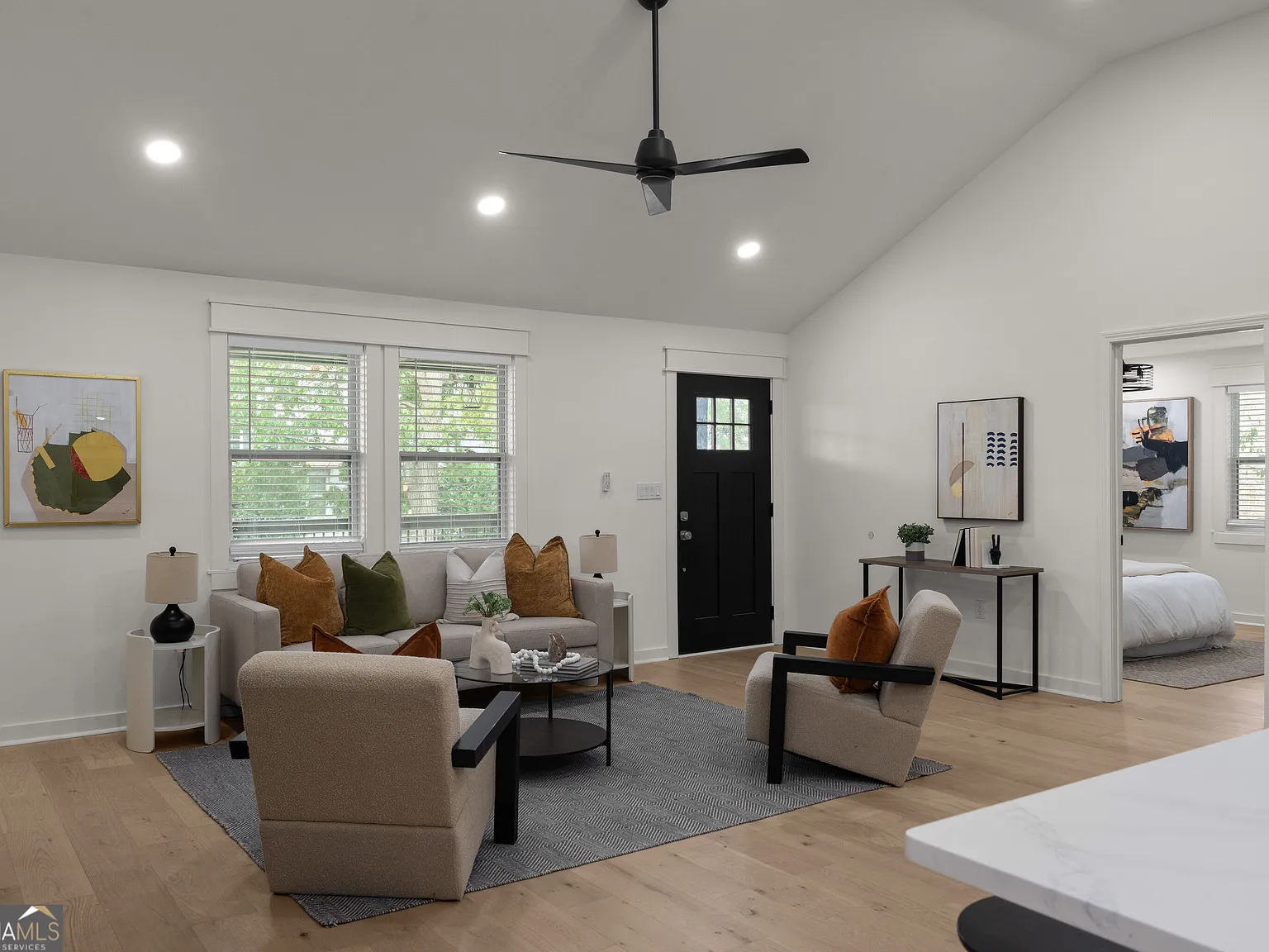 3 bed, 3.5 bath, 1675 sqft, $5,700 — Photo 4