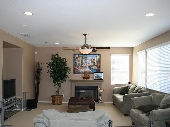 3rd image of 29695 Maximillian Ave