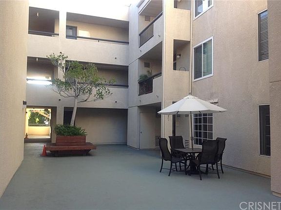 3rd image of 21550 Burbank Blvd APT 209