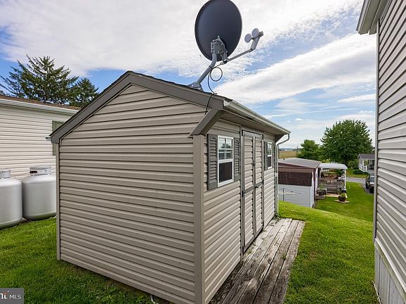 5th image of 61 Ridgewood Mnr