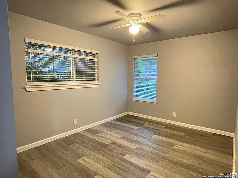 9007 Yett Ave — Photo 7