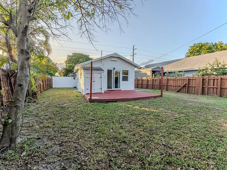 521 S 24th Ave — Photo 5
