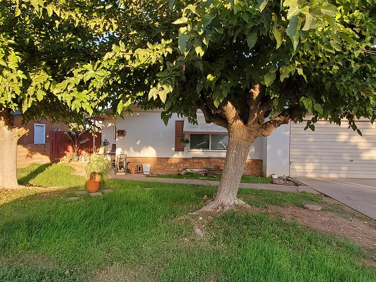 1213 Rogers St — Photo 2