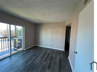 2203 Roslyn Ave #302, Baltimore, MD 21216