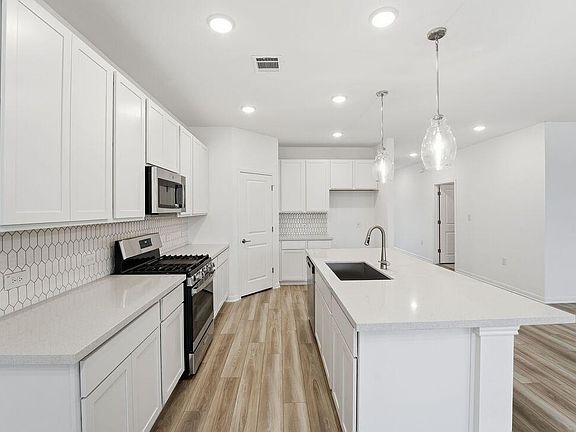 3rd image of 1816 Lorant Ln