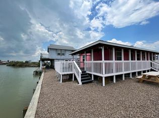 120 Lakeview Rd, Rockport, TX 78382