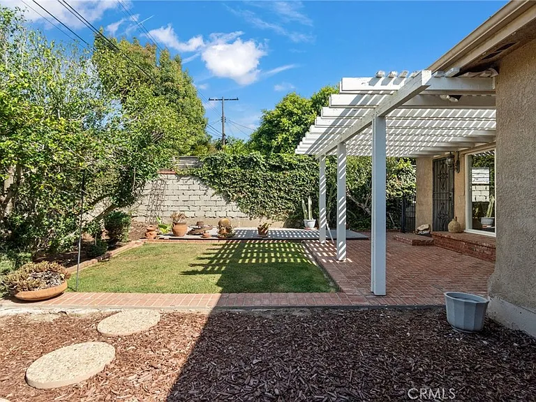 1027 S Malgren Ave — Photo 30