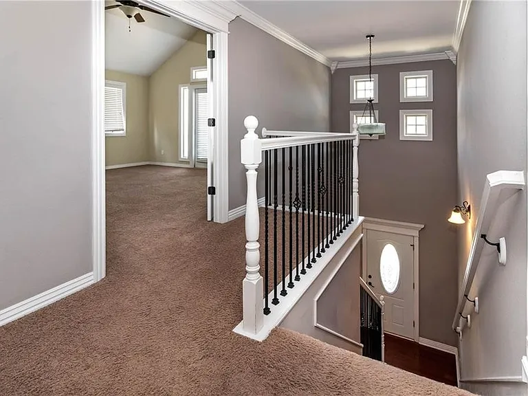 525 N Rupple Rd — Photo 12