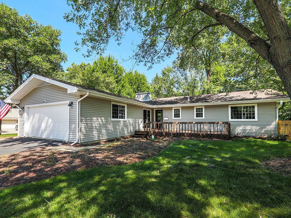 1st image of 44 Elmwood Dr