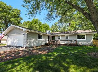 44 Elmwood Dr, Naperville, IL 60540