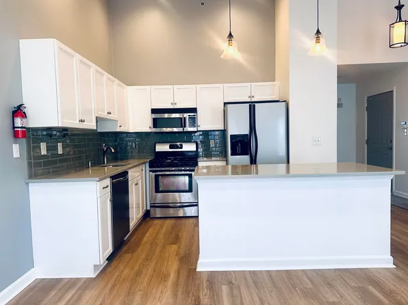 5 Soho Dr #111, Jersey City, NJ 07305