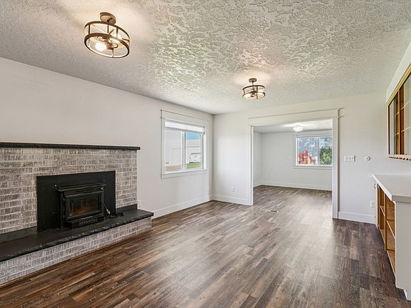 5th image of 10996 Willis Rd