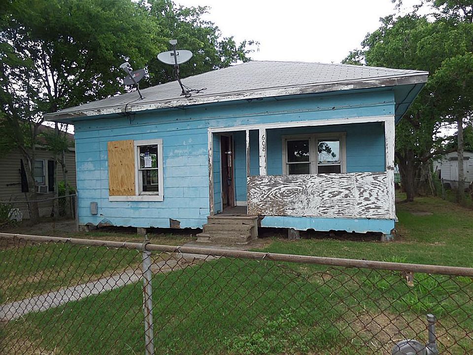 1st image of 608 S Avenue C