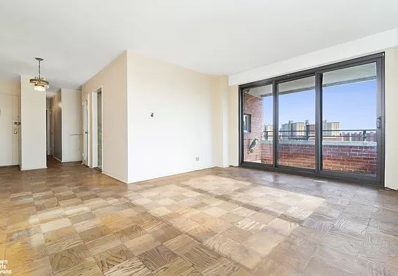 4th image of 268 E Broadway APT A1007