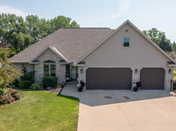 2210 Willow Way Dr, Oshkosh, WI 54904