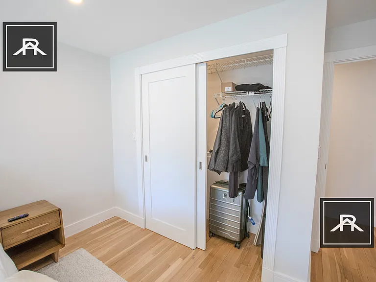 50 Green St #403 — Photo 14