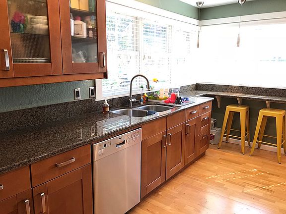 Kitchen & Breakfast Nook