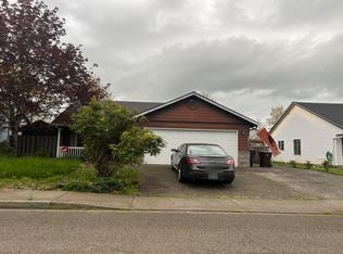903 Meadowlawn Pl, Molalla, OR