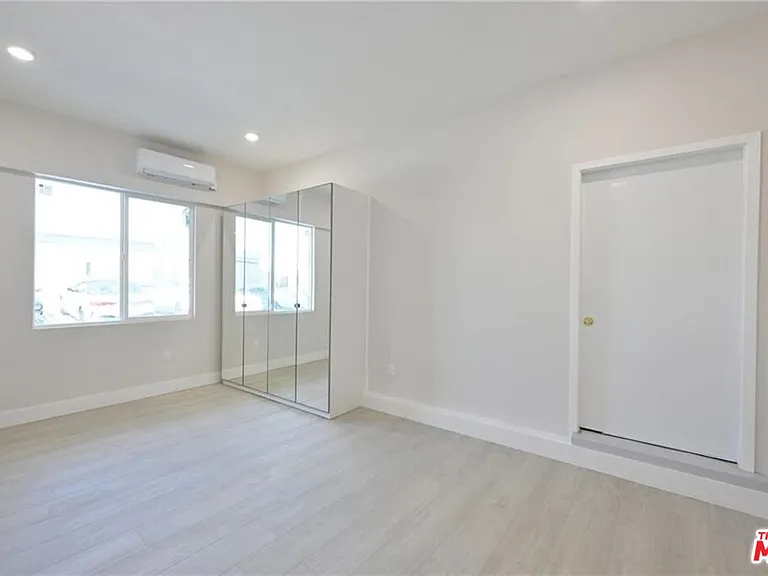 7929 Blackburn Ave #7 — Photo 7
