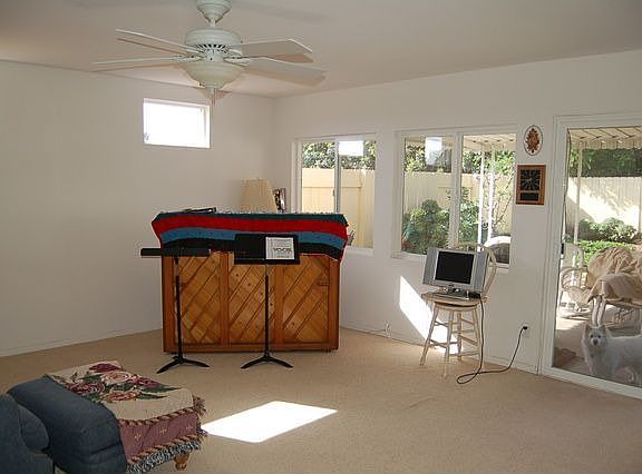 3rd image of 6928 Coleshill Dr