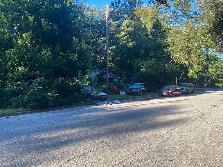 2nd image of 2216 Cutts Dr #11