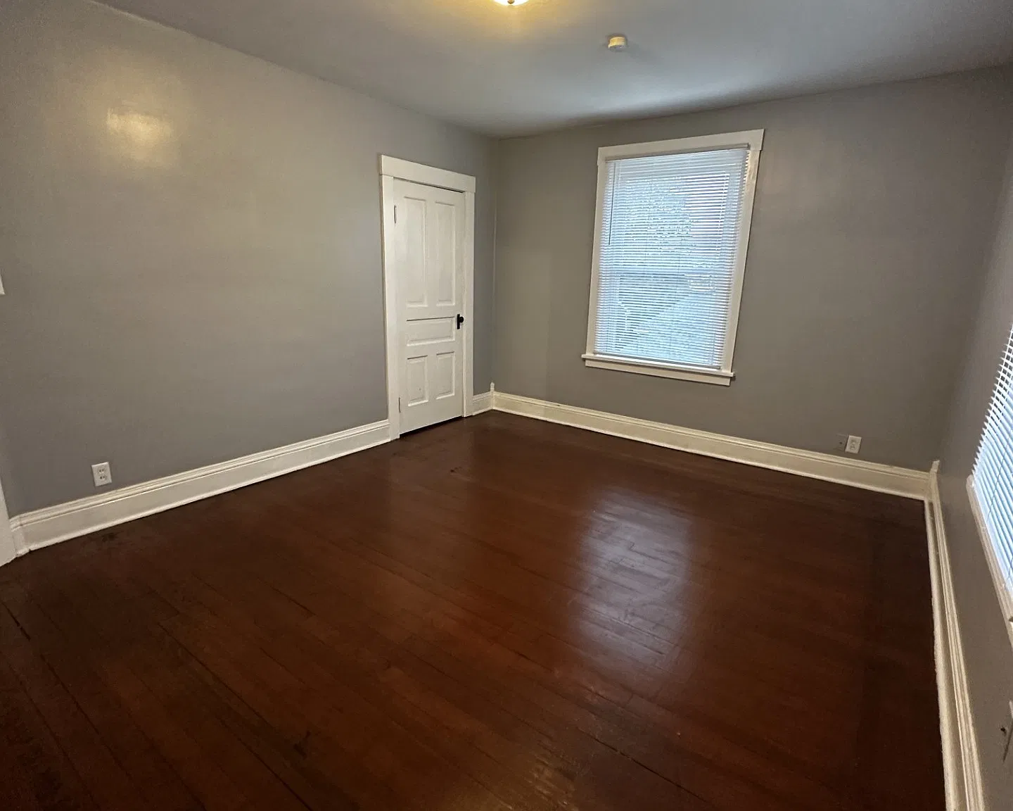 2 bed, 1100 sqft, $895 — Photo 1