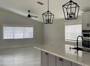 585 Cambridge Dr, Weston, FL 33326