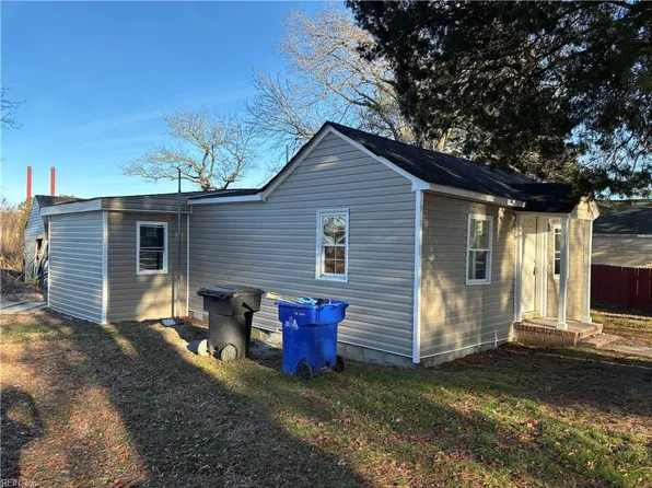 121 Allen Rd, Portsmouth, VA 23702