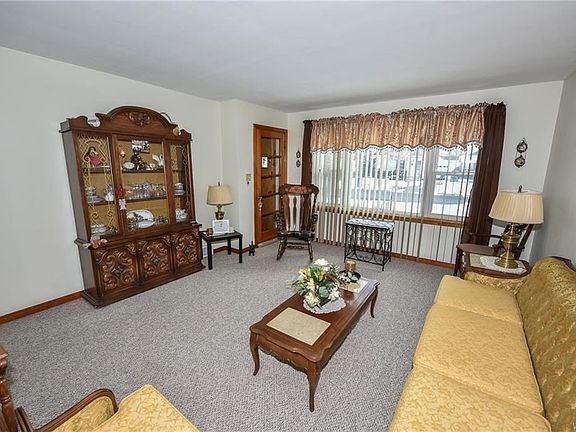 3rd image of 1016 91st St