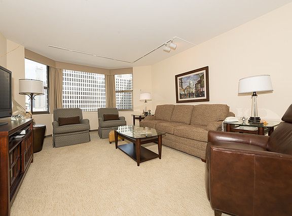 3rd image of 535 N Michigan Ave APT 1516