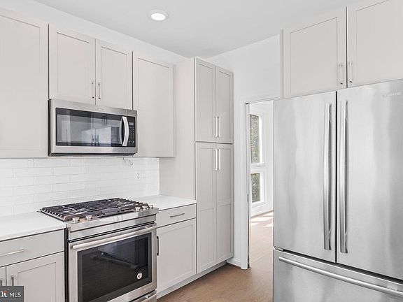5th image of 39 Stridesham Ct