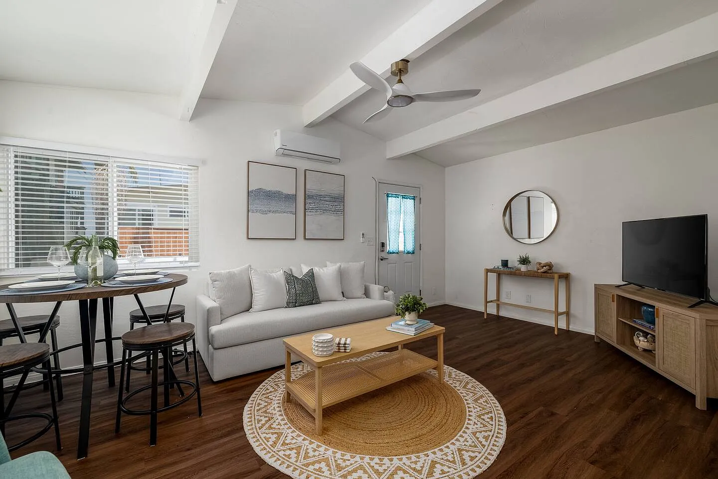 1 bed, 800 sqft, $4,000 — Photo 1